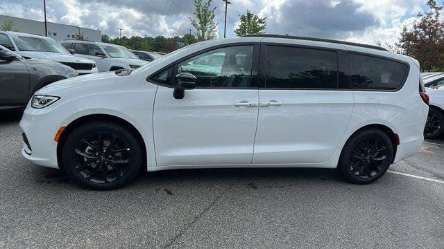 new 2024 Chrysler Pacifica car, priced at $44,415