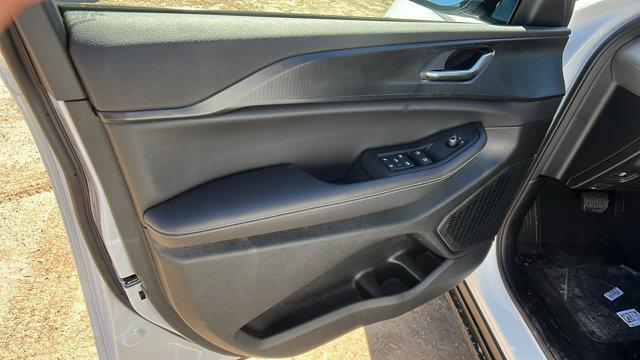new 2025 Jeep Grand Cherokee L car, priced at $51,325
