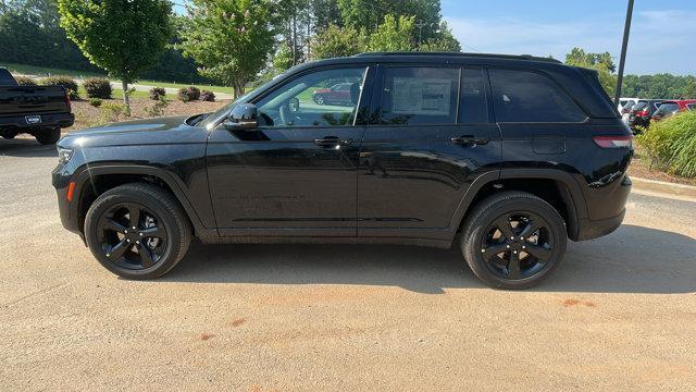 new 2025 Jeep Grand Cherokee car, priced at $49,370