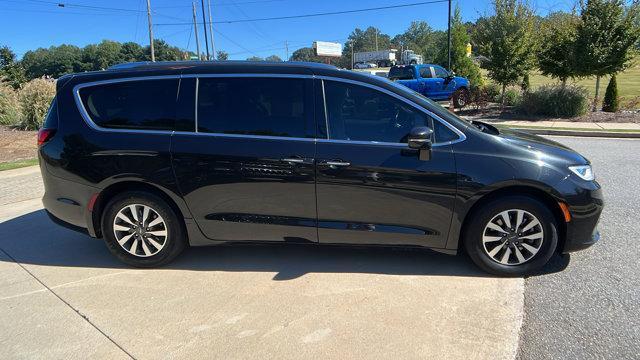 used 2021 Chrysler Pacifica car, priced at $19,995