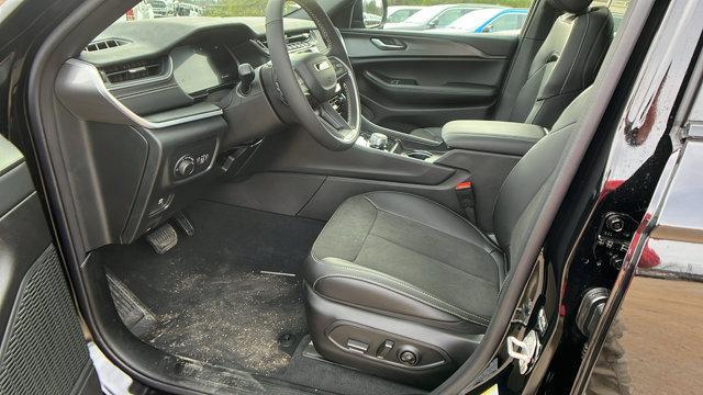 new 2025 Jeep Grand Cherokee car, priced at $43,495