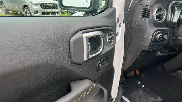 new 2025 Jeep Gladiator car, priced at $42,755