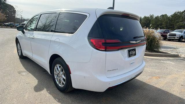 new 2025 Chrysler Pacifica car, priced at $45,425