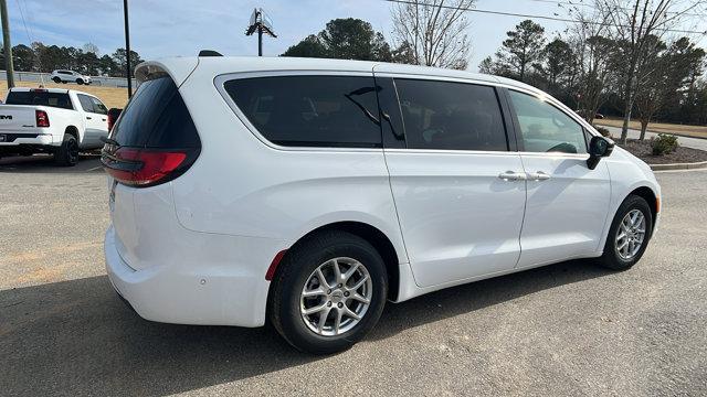 new 2025 Chrysler Pacifica car, priced at $45,425