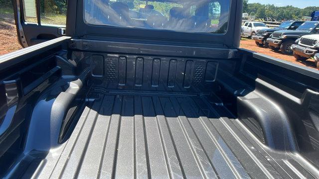 new 2025 Jeep Gladiator car, priced at $32,650