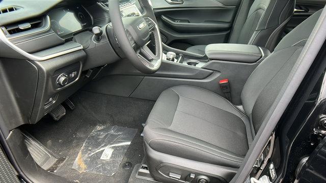 new 2025 Jeep Grand Cherokee car, priced at $33,995
