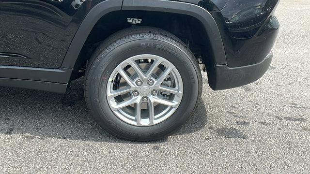 new 2025 Jeep Grand Cherokee car, priced at $33,995