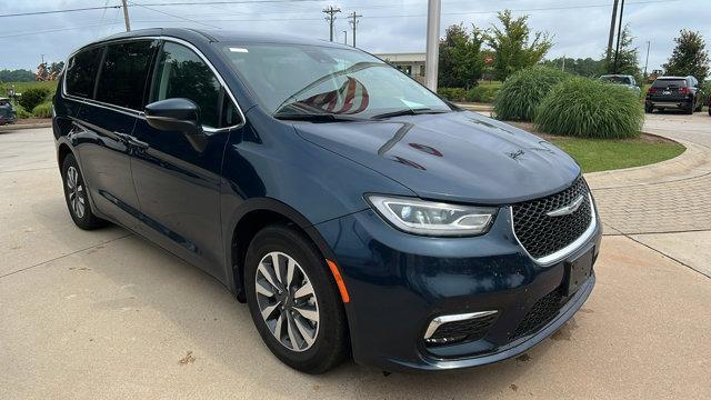 used 2023 Chrysler Pacifica Hybrid car, priced at $22,400