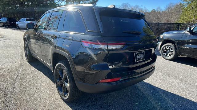 new 2025 Jeep Grand Cherokee car, priced at $48,175