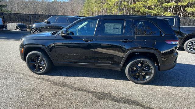 new 2025 Jeep Grand Cherokee car, priced at $48,175