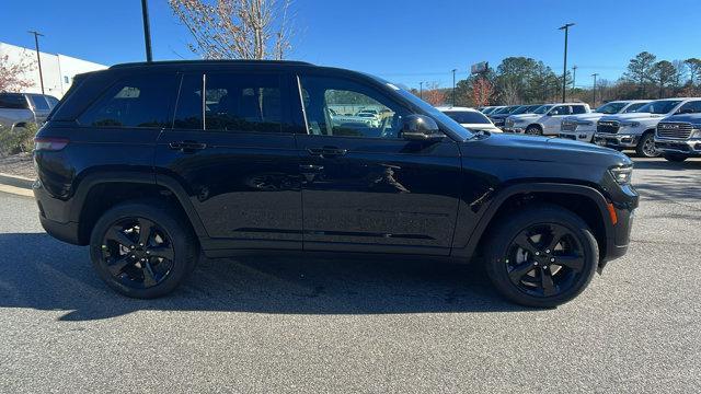 new 2025 Jeep Grand Cherokee car, priced at $48,175