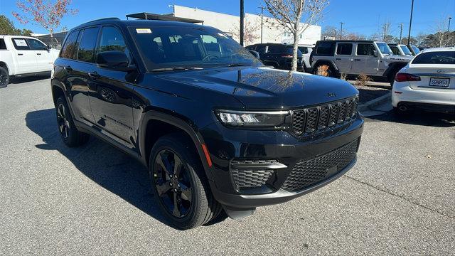 new 2025 Jeep Grand Cherokee car, priced at $48,175