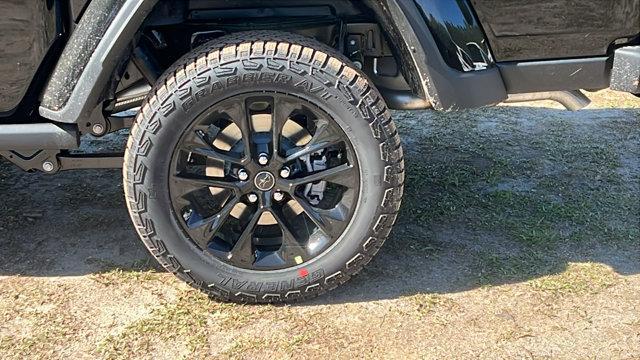 new 2025 Jeep Gladiator car, priced at $39,275