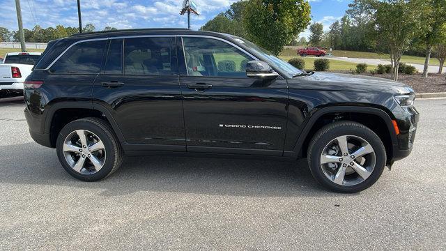 new 2025 Jeep Grand Cherokee car, priced at $52,300