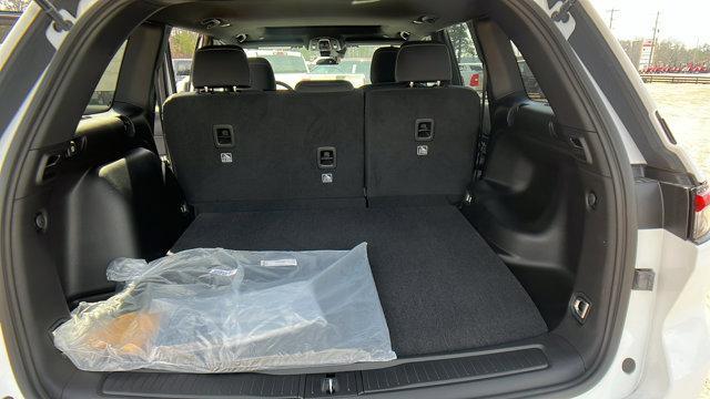 new 2025 Jeep Grand Cherokee car, priced at $40,170