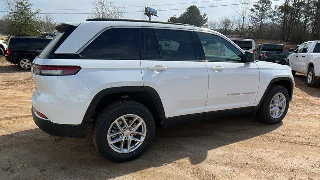 new 2025 Jeep Grand Cherokee car, priced at $40,170