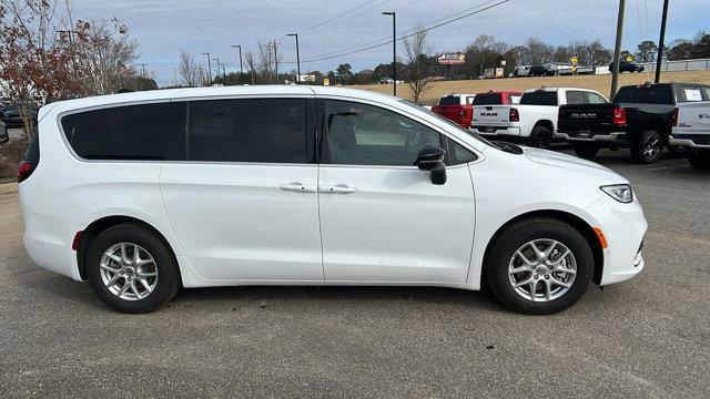 new 2025 Chrysler Pacifica car, priced at $45,425