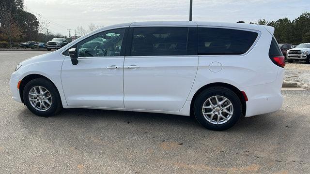 new 2025 Chrysler Pacifica car, priced at $45,425