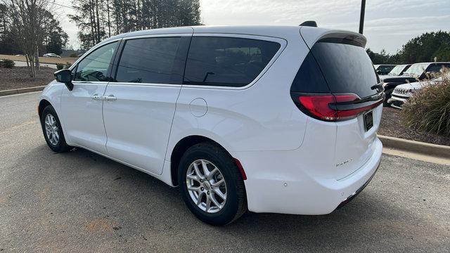 new 2025 Chrysler Pacifica car, priced at $45,425