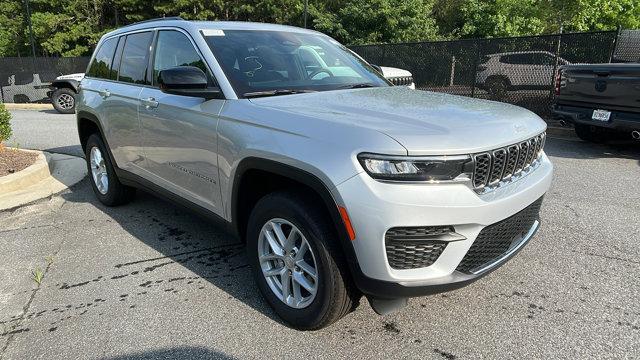 new 2024 Jeep Grand Cherokee car, priced at $37,995