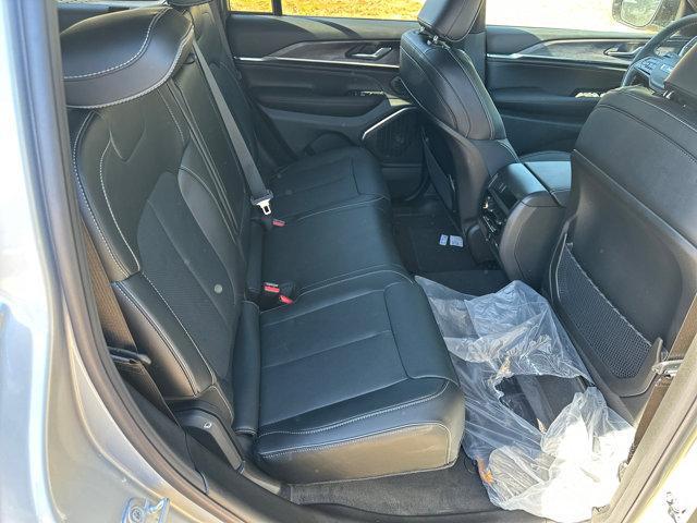 new 2025 Jeep Grand Cherokee car, priced at $51,995
