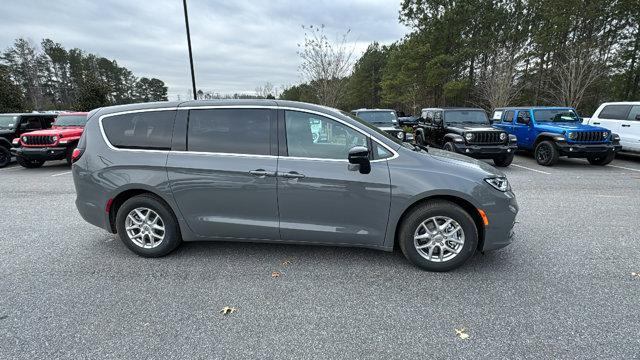 new 2025 Chrysler Pacifica car, priced at $38,995