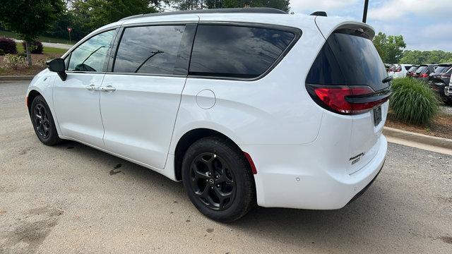 new 2025 Chrysler Pacifica Hybrid car, priced at $60,080