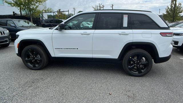 new 2025 Jeep Grand Cherokee car, priced at $38,580