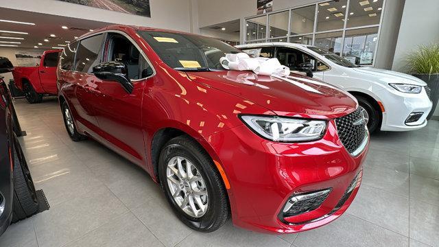 new 2025 Chrysler Pacifica car, priced at $39,499