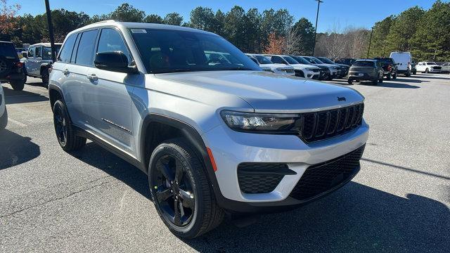 new 2025 Jeep Grand Cherokee car, priced at $41,995