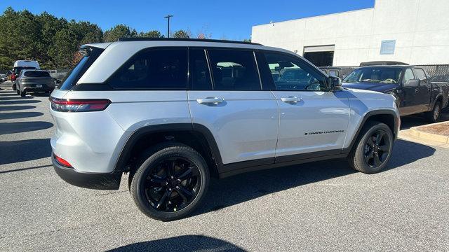 new 2025 Jeep Grand Cherokee car, priced at $41,995