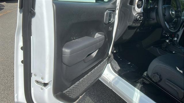 new 2025 Jeep Wrangler car, priced at $32,480