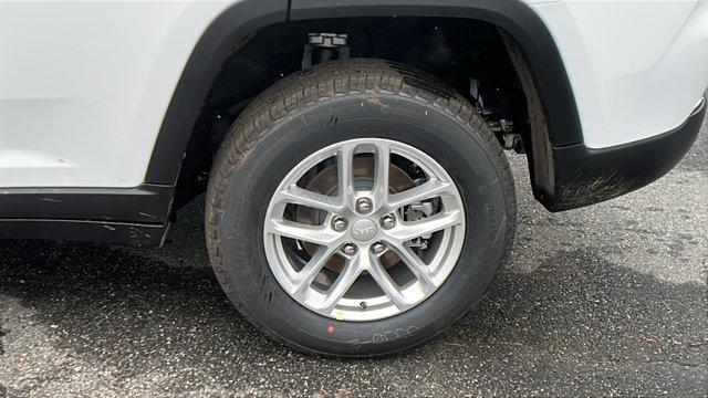 new 2025 Jeep Grand Cherokee car, priced at $32,500