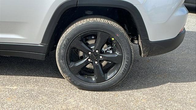 new 2025 Jeep Grand Cherokee car, priced at $41,950