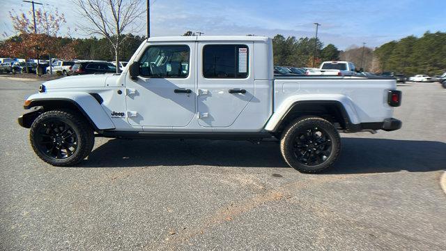 new 2025 Jeep Gladiator car, priced at $42,790