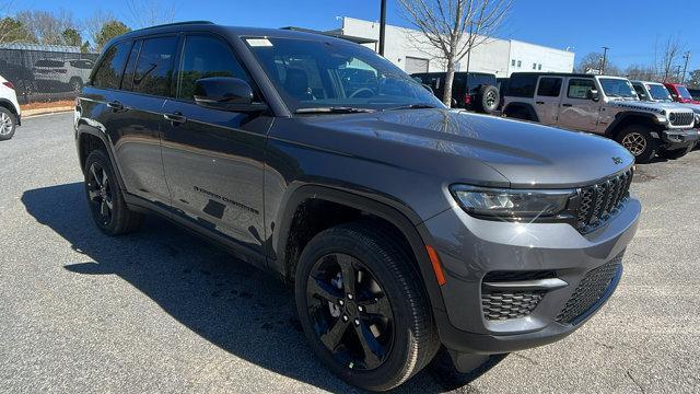 new 2025 Jeep Grand Cherokee car, priced at $41,850