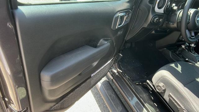 new 2025 Jeep Wrangler car, priced at $39,999