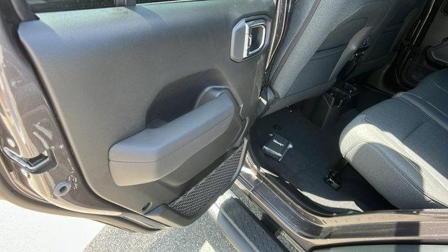 new 2025 Jeep Wrangler car, priced at $39,999