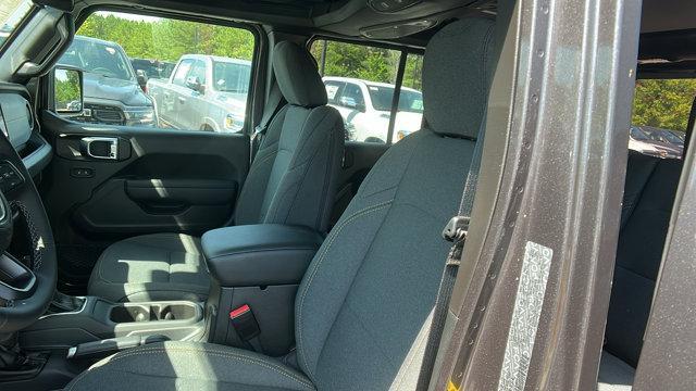 new 2025 Jeep Wrangler car, priced at $39,999