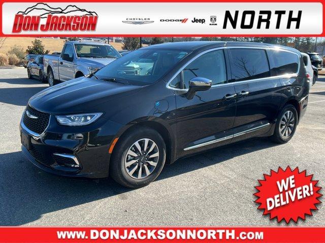 used 2023 Chrysler Pacifica Hybrid car, priced at $29,995