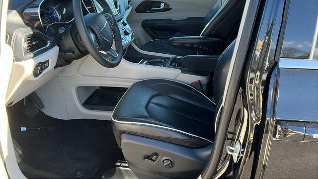 used 2023 Chrysler Pacifica Hybrid car, priced at $29,995