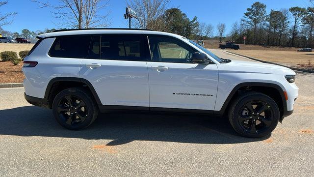 new 2025 Jeep Grand Cherokee L car, priced at $43,995