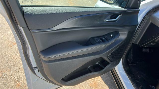 new 2025 Jeep Grand Cherokee L car, priced at $43,995