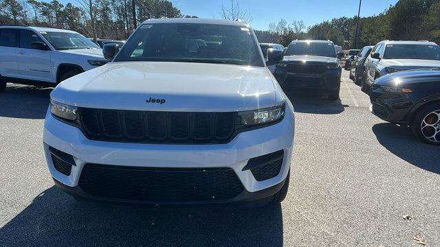 new 2025 Jeep Grand Cherokee car, priced at $41,580