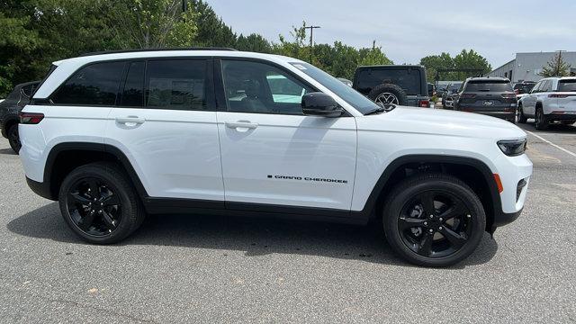 new 2024 Jeep Grand Cherokee car, priced at $37,995