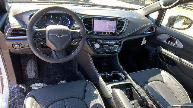 new 2025 Chrysler Pacifica Hybrid car, priced at $43,780