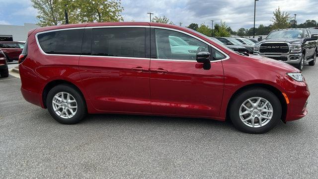 new 2024 Chrysler Pacifica car, priced at $42,995