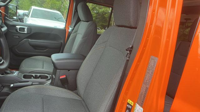 new 2025 Jeep Wrangler car, priced at $36,670