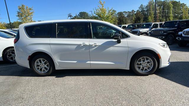 new 2025 Chrysler Pacifica car, priced at $39,425