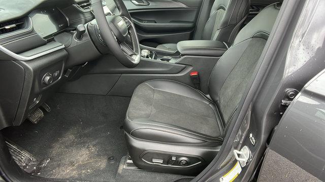 new 2025 Jeep Grand Cherokee car, priced at $47,370